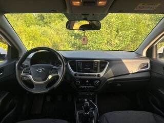2018 Hyundai Solaris II, белый, 1290000 рублей, вид 5