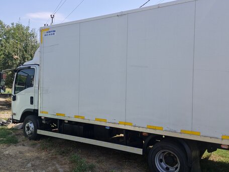 2020 Isuzu Elf (N-series), белый, 2000000 рублей, вид 5