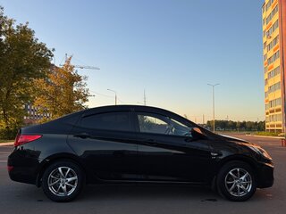 2013 Hyundai Solaris I, чёрный, 800000 рублей, вид 4