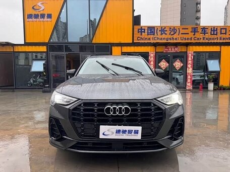 2022 Audi Q3 35 TFSI II (F3), серый, 2620000 рублей, вид 2