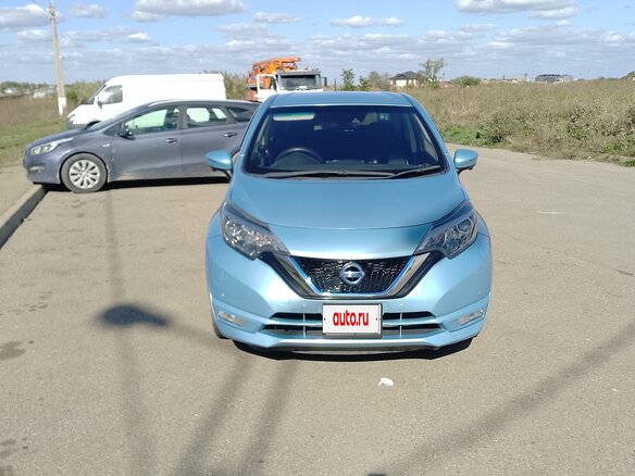 2017 Nissan Note e-Power II Рестайлинг, голубой, 1180000 рублей - вид 2