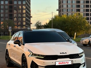 2021 Kia K5 III, белый, 1600000 рублей, вид 1