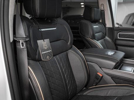 2026 Ram 1500 Crew Cab V Рестайлинг, белый, 11060545 рублей, вид 3