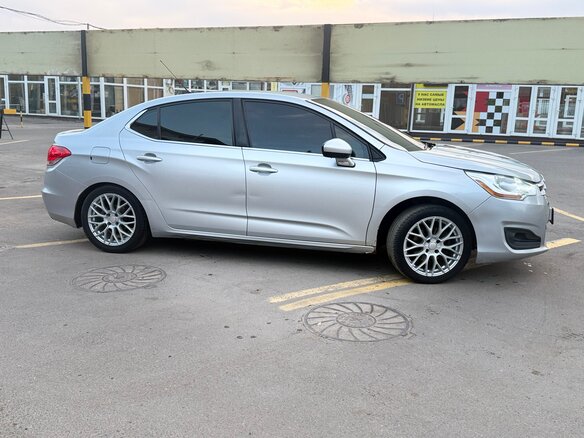 2013 Citroen C4 II, серебристый, 570000 рублей - вид 1
