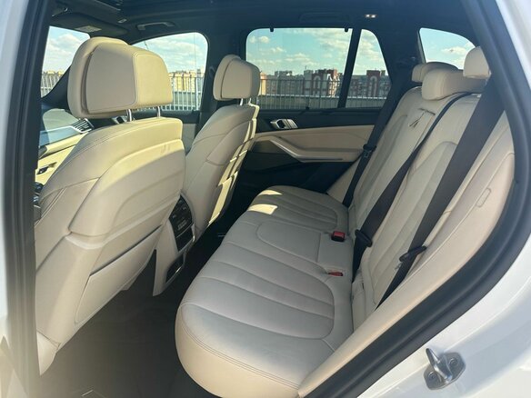 2021 BMW X5 40i IV (G05/G18), белый, 8590000 рублей - вид 27