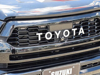 2024 Toyota Hilux VIII Рестайлинг 2, чёрный, 4200000 рублей, вид 3