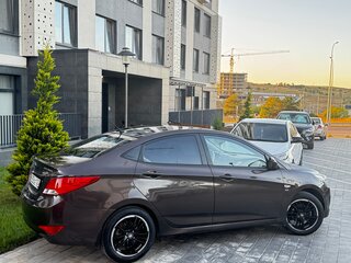 2014 Hyundai Solaris I Рестайлинг, коричневый, 760000 рублей, вид 3