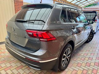2021 Volkswagen Tiguan II Рестайлинг, серый, 2600000 рублей, вид 4