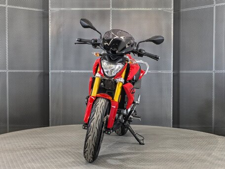 2020 BMW G 310 R, красный, 399000 рублей, вид 4