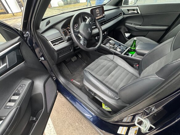 2022 Mitsubishi Outlander IV, синий, 2400000 рублей - вид 3