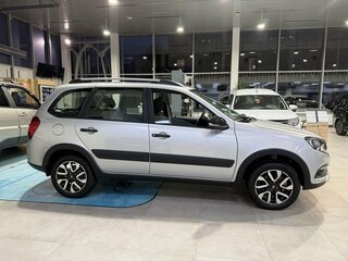 2026 Lada (ВАЗ) Granta Cross I Рестайлинг, серебристый, 1225000 рублей, вид 5