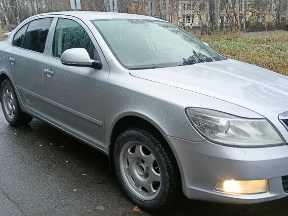 2011 Skoda Octavia II (A5) Рестайлинг, серебристый, 840000 рублей - вид 2