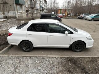 2006 Honda Fit Aria, белый, 550000 рублей, вид 3
