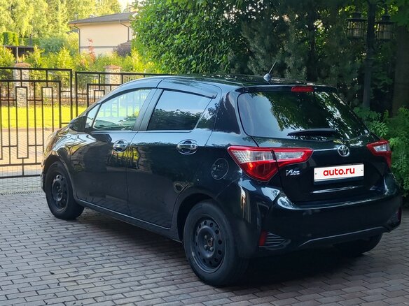 2019 Toyota Vitz III (XP130) Рестайлинг, чёрный, 990000 рублей - вид 3