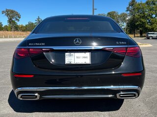 2025 Mercedes-Benz Maybach S-Класс 580 II (Z223), чёрный, 23412956 рублей, вид 5