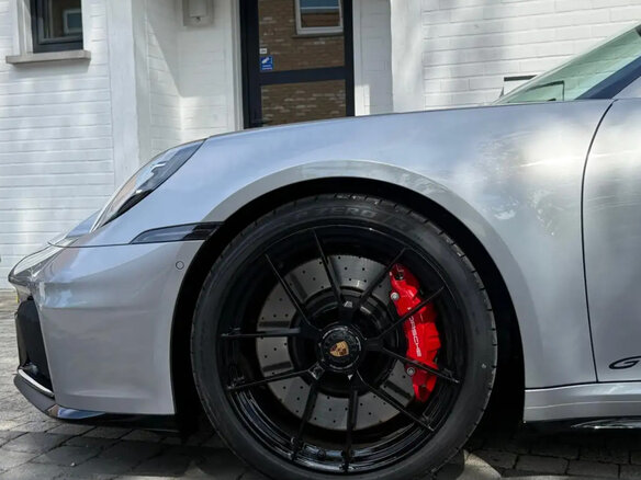 2026 Porsche 911 4 GTS VIII (992) Рестайлинг, серый - вид 4