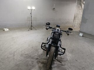 2021 Harley-Davidson Breakout, чёрный, 1711000 рублей, вид 3