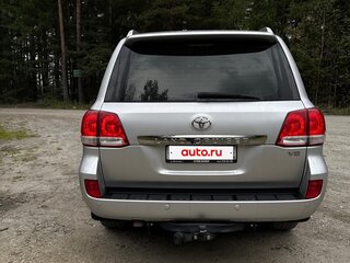2011 Toyota Land Cruiser 200 Series, серебристый, 3500000 рублей, вид 3