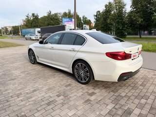 2018 BMW 5 серии 530i xDrive VII (G30/G31/G38), белый, 5150000 рублей, вид 3