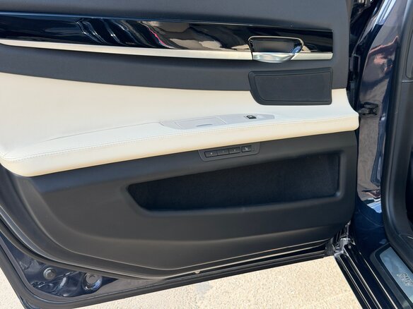 2012 BMW 7 серии Long 740Li xDrive V (F01/F02/F04) Рестайлинг, синий, 1900000 рублей - вид 23