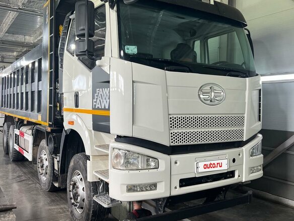 2022 FAW J6 CA3310, белый, 4200000 рублей