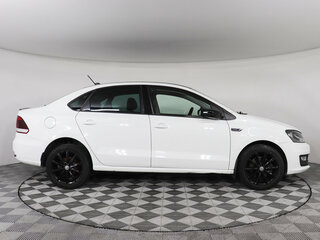 2019 Volkswagen Polo V Рестайлинг, белый, 1347000 рублей, вид 4