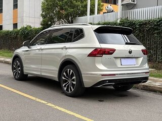 2021 Volkswagen Tiguan 380TSI L II (China Market), бежевый, 2400333 рублей, вид 5