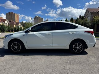 2018 Hyundai Solaris II, белый, 1549999 рублей, вид 4