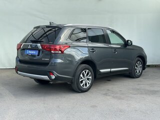 2018 Mitsubishi Outlander III Рестайлинг 2, серый, 1850000 рублей, вид 4