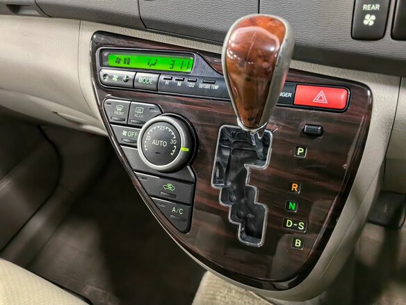 2013 Toyota ISis I Рестайлинг, синий, 1785000 рублей - вид 19