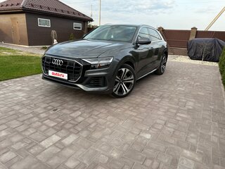 2018 Audi Q8 55 TFSI I (4M), серый, 5100000 рублей, вид 2