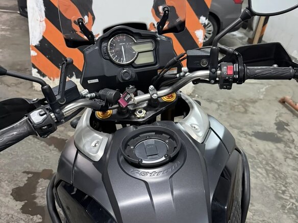 2018 Suzuki V-Strom 1000, чёрный, 800000 рублей - вид 4