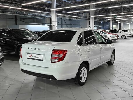 2024 Lada (ВАЗ) Granta I Рестайлинг, белый, 749000 рублей, вид 3