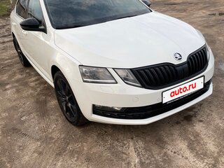 2018 Skoda Octavia III (A7) Рестайлинг, белый, 1600000 рублей, вид 5