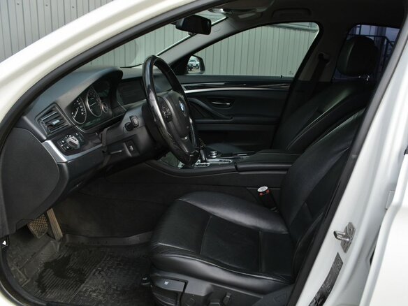 2012 BMW 5 серии 528i xDrive VI (F10/F11/F07), белый - вид 13