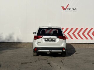 2016 Mitsubishi Outlander III Рестайлинг 2, белый, 1850000 рублей, вид 4
