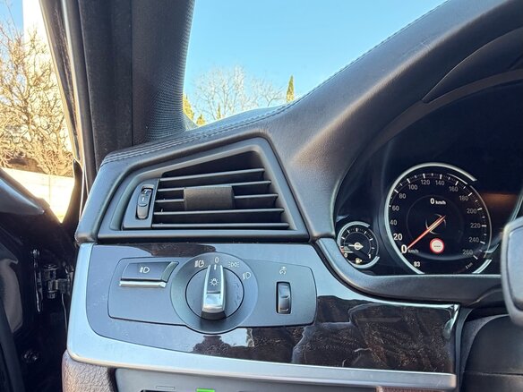 2016 BMW 5 серии 550i VI (F10/F11/F07) Рестайлинг, чёрный, 2699999 рублей - вид 3