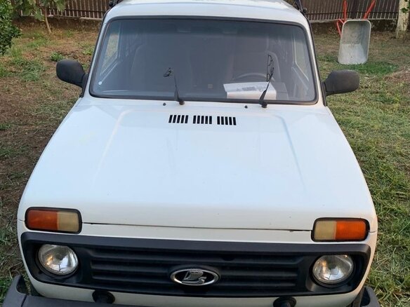 2000 Lada (ВАЗ) 2121 (4x4) I Рестайлинг, белый, 375000 рублей - вид 2