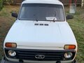 2000 Lada (ВАЗ) 2121 (4x4) I Рестайлинг, белый, 375000 рублей - вид 2