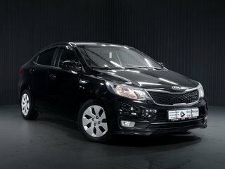 2015 Kia Rio III Рестайлинг, чёрный, 900000 рублей, вид 1