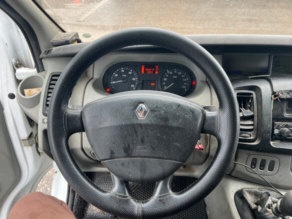 2009 Renault Trafic, белый, 1100000 рублей - вид 19