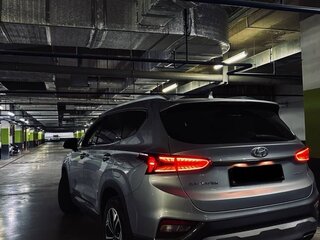 2020 Hyundai Santa Fe IV, серый, 3890000 рублей, вид 2