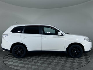 2013 Mitsubishi Outlander III, белый, 1317000 рублей, вид 5