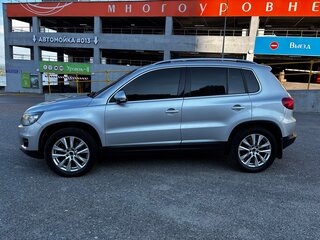 2013 Volkswagen Tiguan I Рестайлинг, серебристый, 1320000 рублей, вид 2
