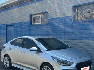 2018 Hyundai Solaris II, серебристый, 1400000 рублей, вид 2