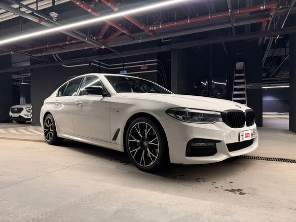 2018 BMW 5 серии 530d xDrive VII (G30/G31/G38), белый, 4050000 рублей - вид 12