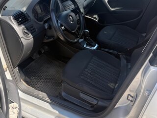 2017 Volkswagen Polo V Рестайлинг, серебристый, 1080000 рублей, вид 5