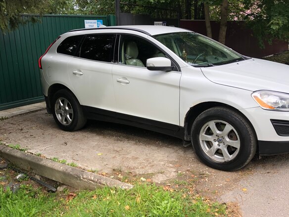 2011 Volvo XC60 I, белый, 950000 рублей - вид 2
