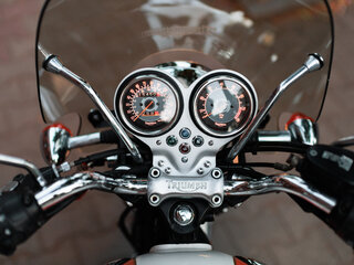 2004 Triumph Bonneville T100, белый, 466977 рублей, вид 2