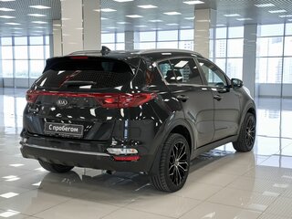 2020 Kia Sportage IV Рестайлинг, чёрный, 1965000 рублей, вид 4